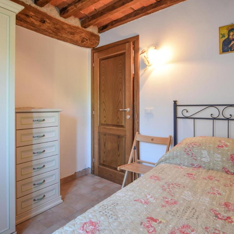 Cozy Home In Camaiore With Wifi - Ferienhaus mit 4 Zimmern - 12