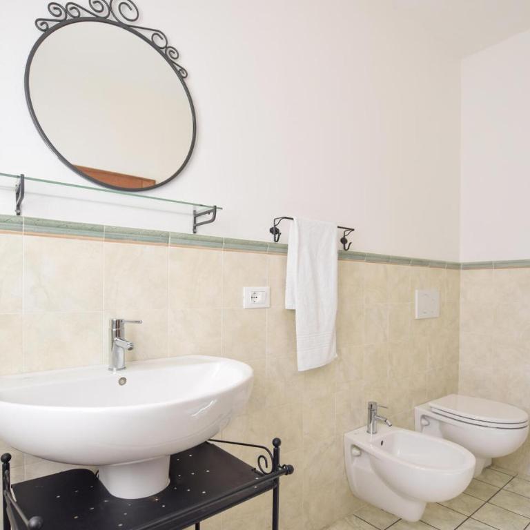 Cozy Home In Camaiore With Wifi - Ferienhaus mit 4 Zimmern - 17