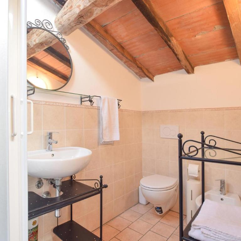 Cozy Home In Camaiore With Wifi - Ferienhaus mit 4 Zimmern - 20