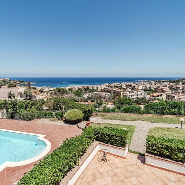 Pool & Panoramic Villa - 9 mins city center - Two-Bedroom Villa - 7