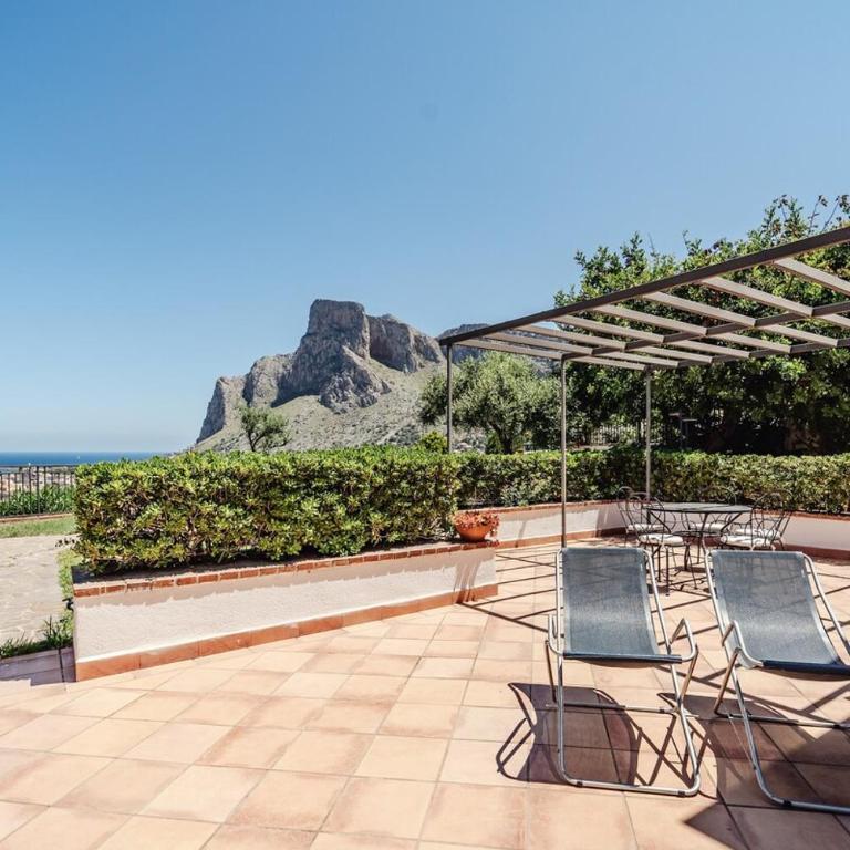 Pool & Panoramic Villa - 9 mins city center - Two-Bedroom Villa - 18