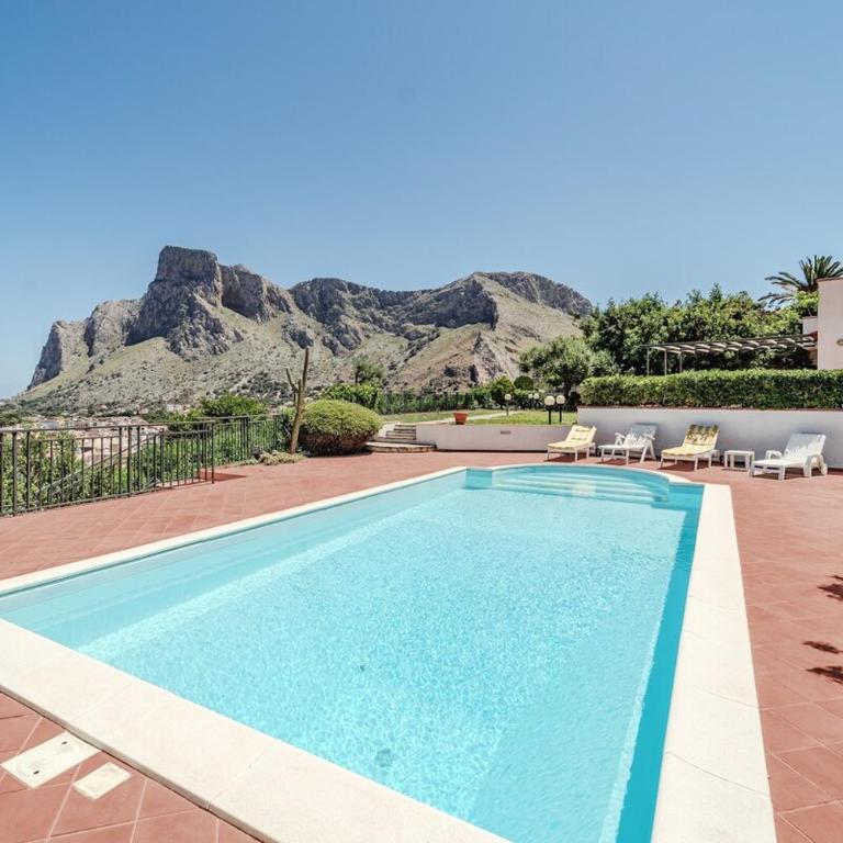 Pool & Panoramic Villa - 9 mins city center - Two-Bedroom Villa - 45