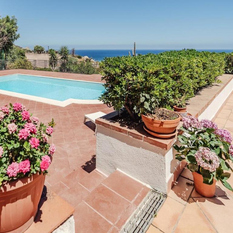 Pool & Panoramic Villa - 9 mins city center - Two-Bedroom Villa - 48