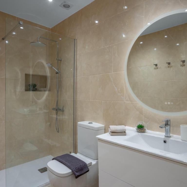 3 bedroom, top floor with fantastic terraces, sea view and pools - Apartamento de 3 dormitorios - 20
