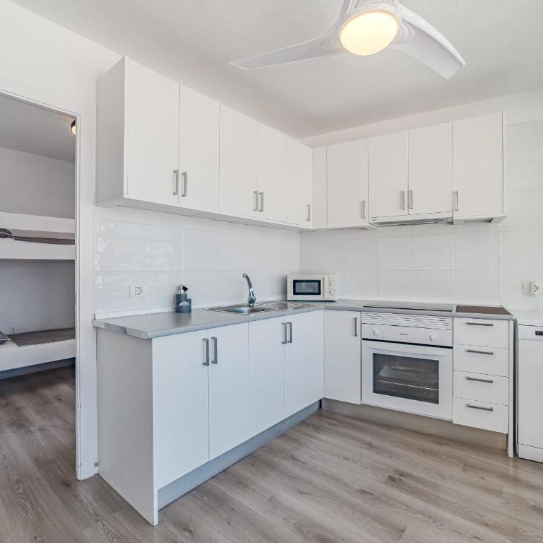 Family flat with 3 bedrooms and balcony near Los Gigantes and ocean - Apartamento de 3 dormitorios - 45