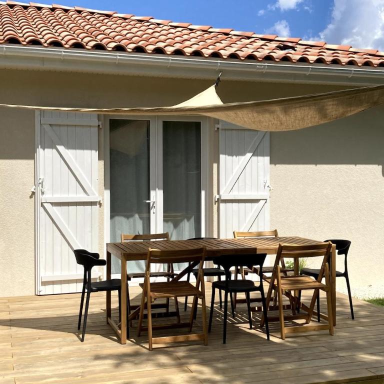 Modern family home with hot tub and garden - Maison de Vacances - 22