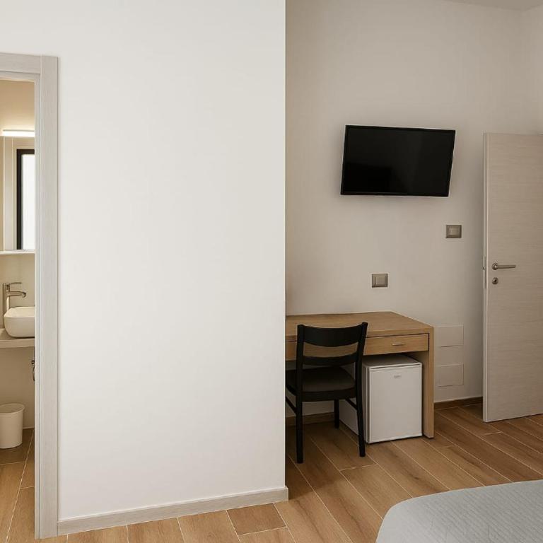 Da Monika - Camera Doppia con Letti Singoli con Bagno Privato - 3