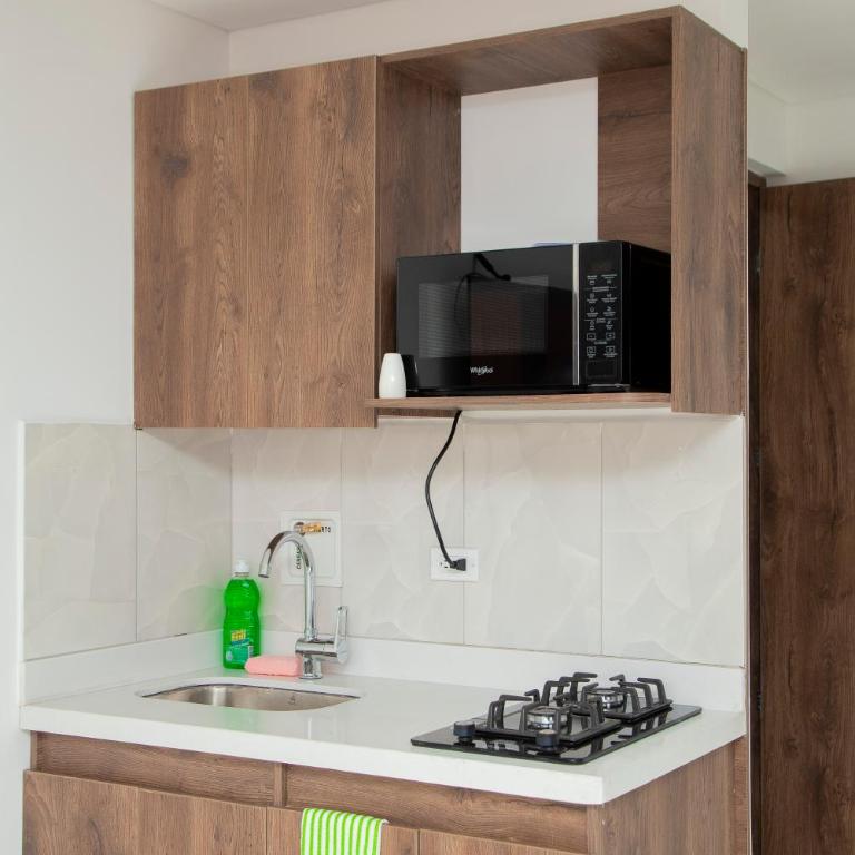 Loft laureles con excelente ubicación con aire acondicionado y cama King - Apartamento de 1 dormitorio - 2