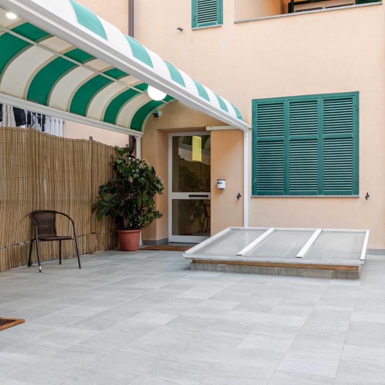 Hotel POSTA - Comfortable Stay in Ventimiglia - Camera Matrimoniale con Balcone - 5