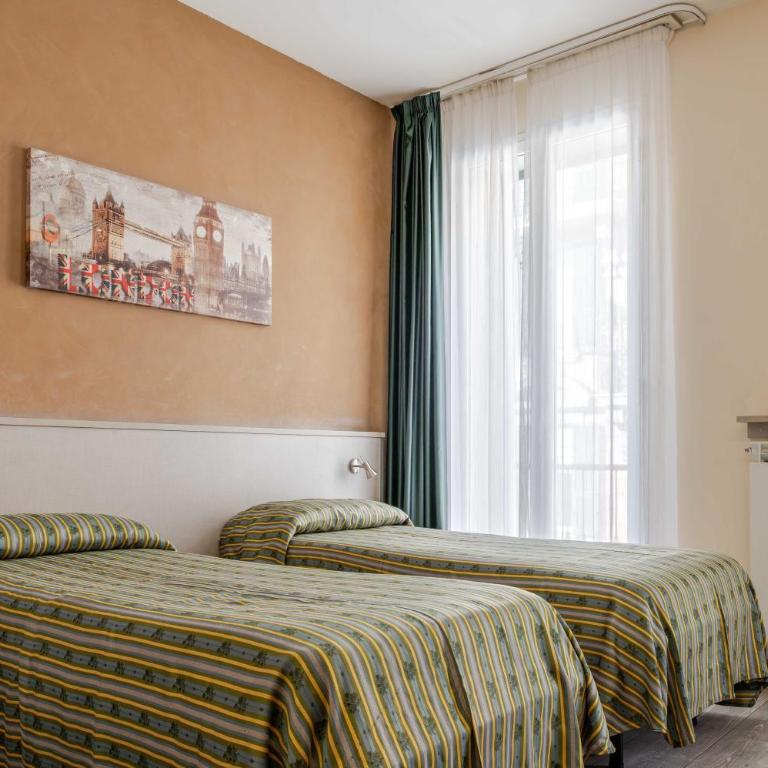 Hotel POSTA - Comfortable Stay in Ventimiglia - Camera Tripla con Balcone - 6