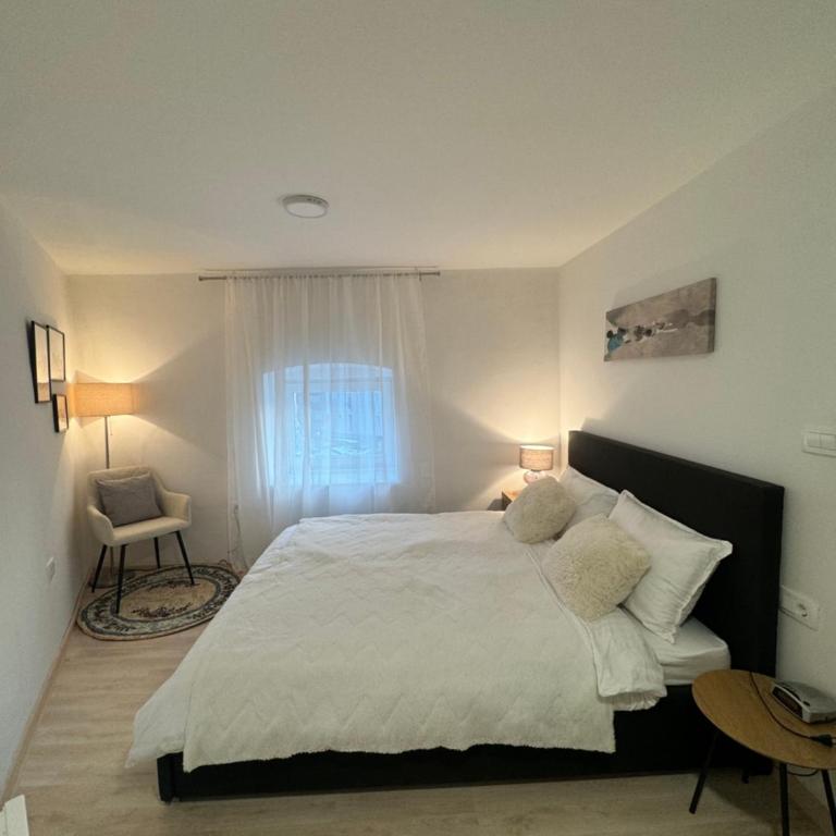 Moon downtown apartment 5 minutes walk around everything important - One-Bedroom Apartment - 4