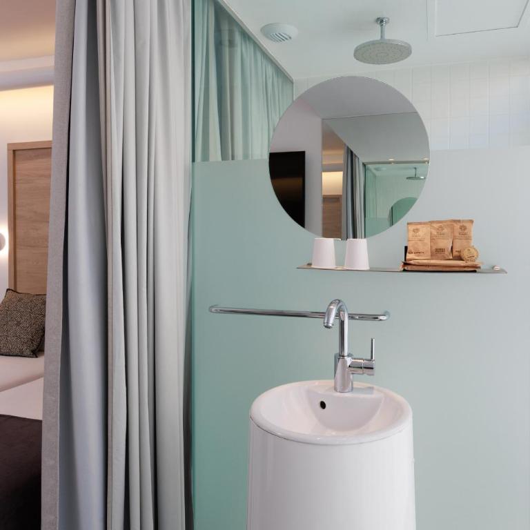 Casa Lit Barcelona - Double Room - 16