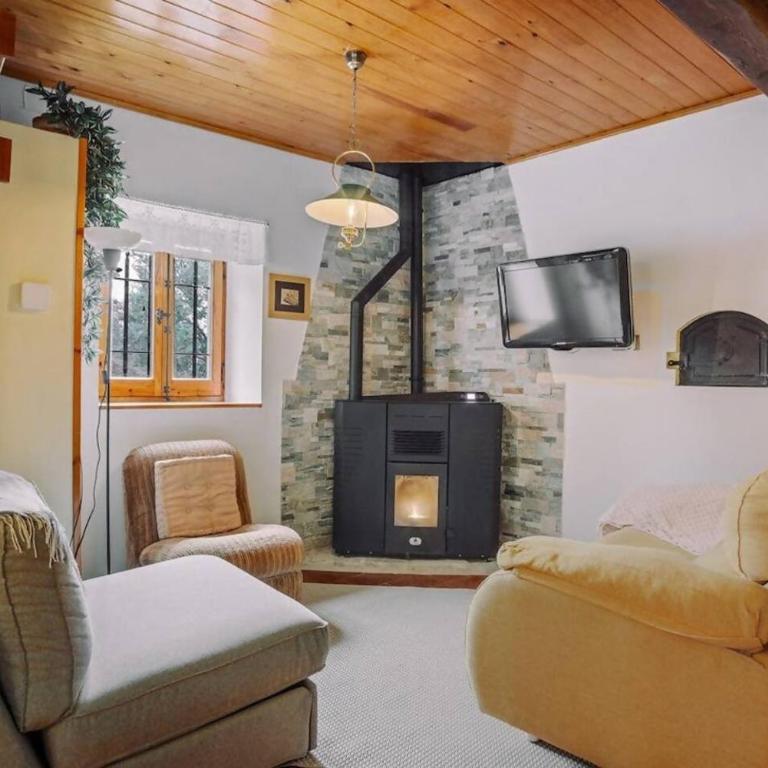 Casa Rural Arix by Cardi Suites - Four-Bedroom House - 2