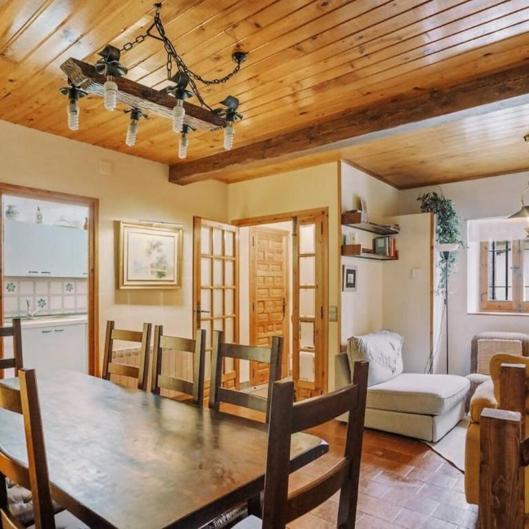 Casa Rural Arix by Cardi Suites - Four-Bedroom House - 4