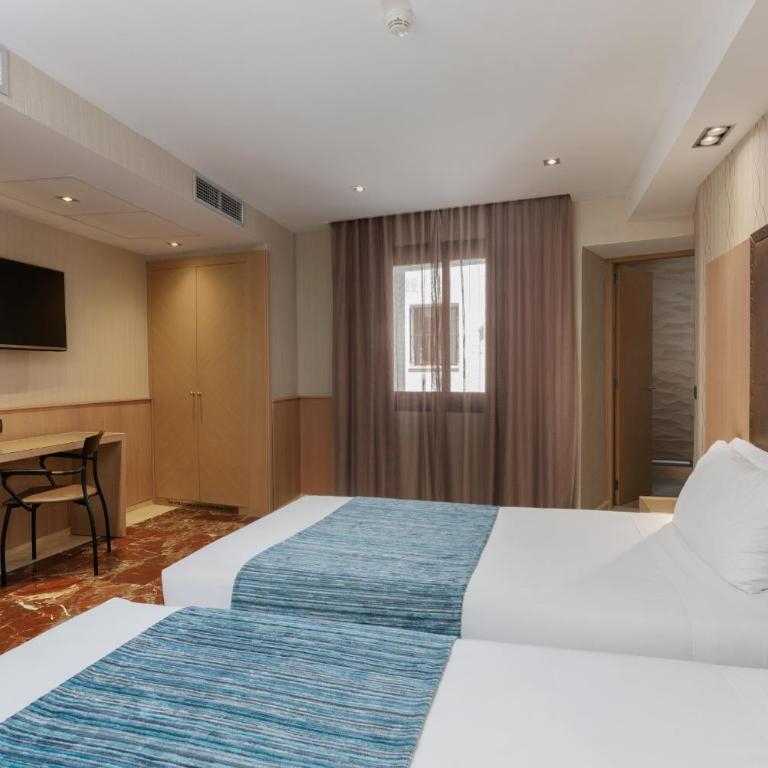 Hotel Gótico - Double or Twin Room - 10