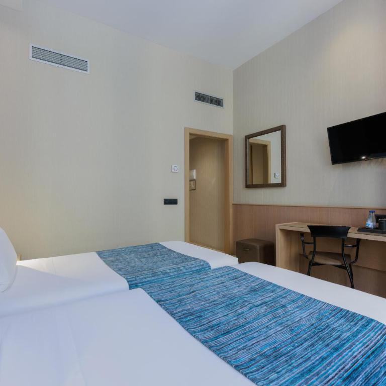 Hotel Gótico - Double or Twin Room - 21