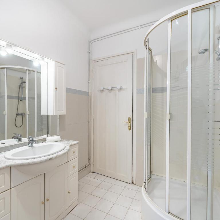 3 pièces centre-ville Cannes - Croisette - Climatisation séjour - Apartment mit 2 Schlafzimmern - 17
