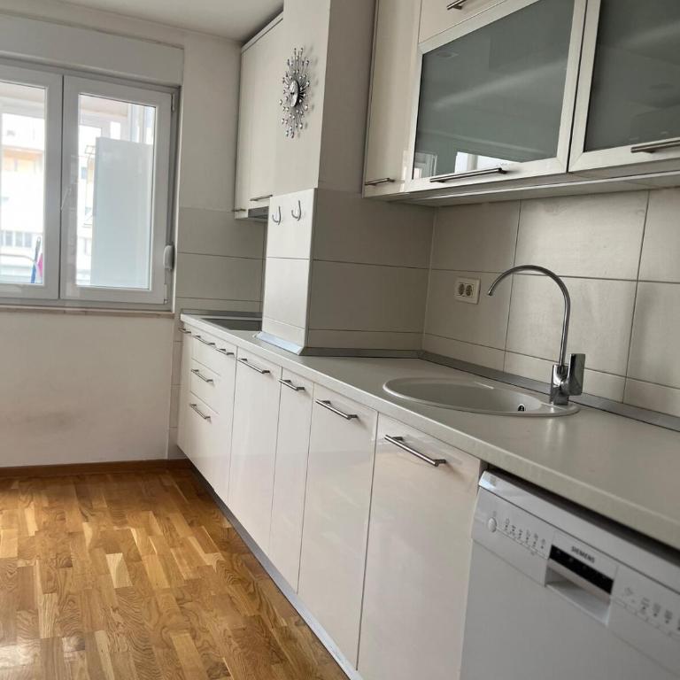 Avenue Econ Apartment Mostar - Two-Bedroom Apartment - 9