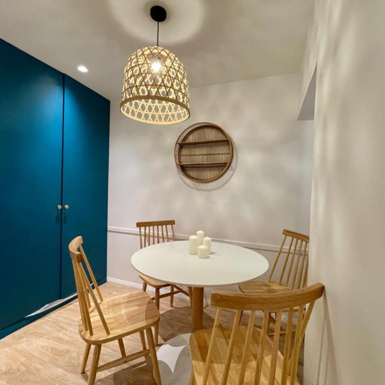 Apt 4 Guests Moderne Place Breteuil - One-Bedroom Apartment - 8