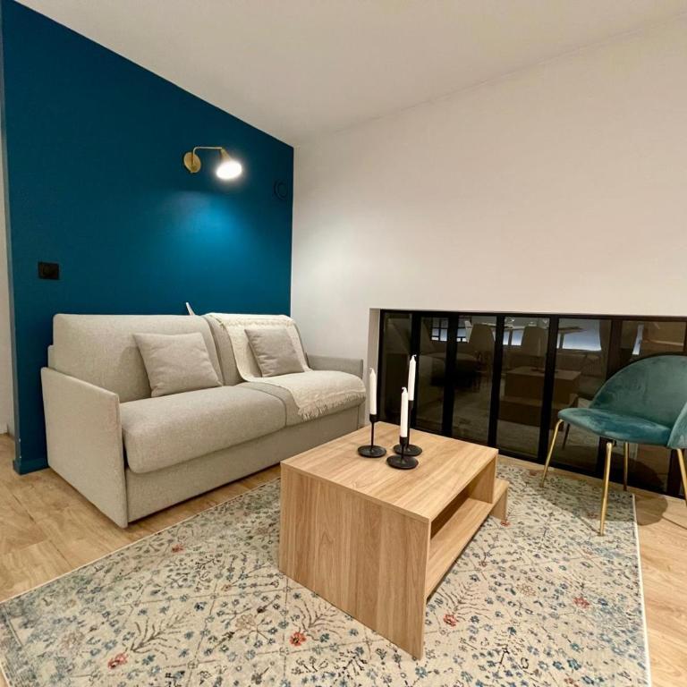 Apt 4 Guests Moderne Place Breteuil - One-Bedroom Apartment - 2