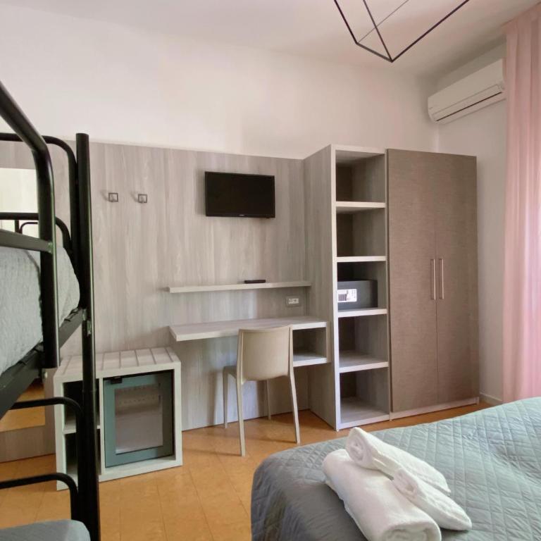 Hotel Residence Ponente - Camera Quadrupla con Balcone - 4