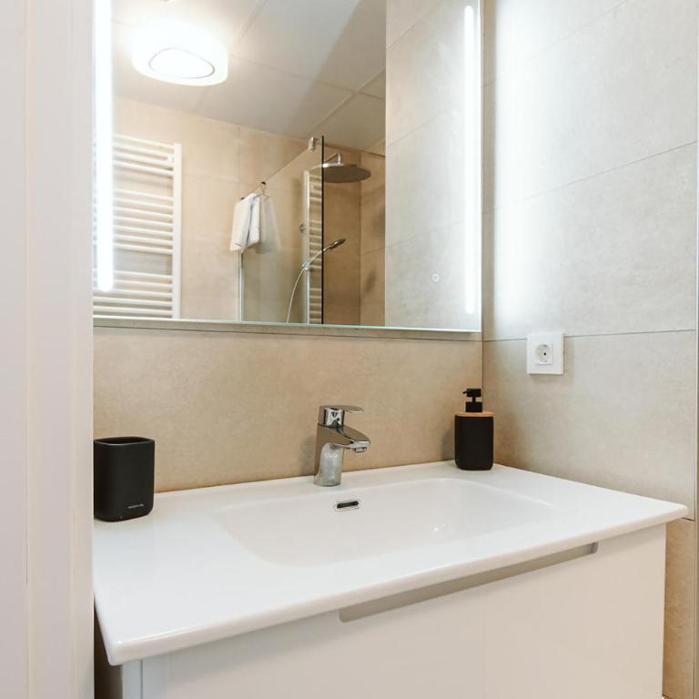 ROSANA BY CARDI SUITES - Two-Bedroom Apartment - 6