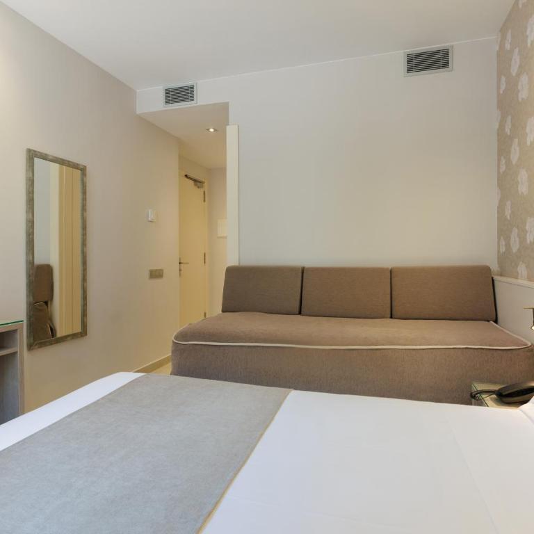 Hotel Santa Marta - Double or Twin Room with Extra Bed - 8