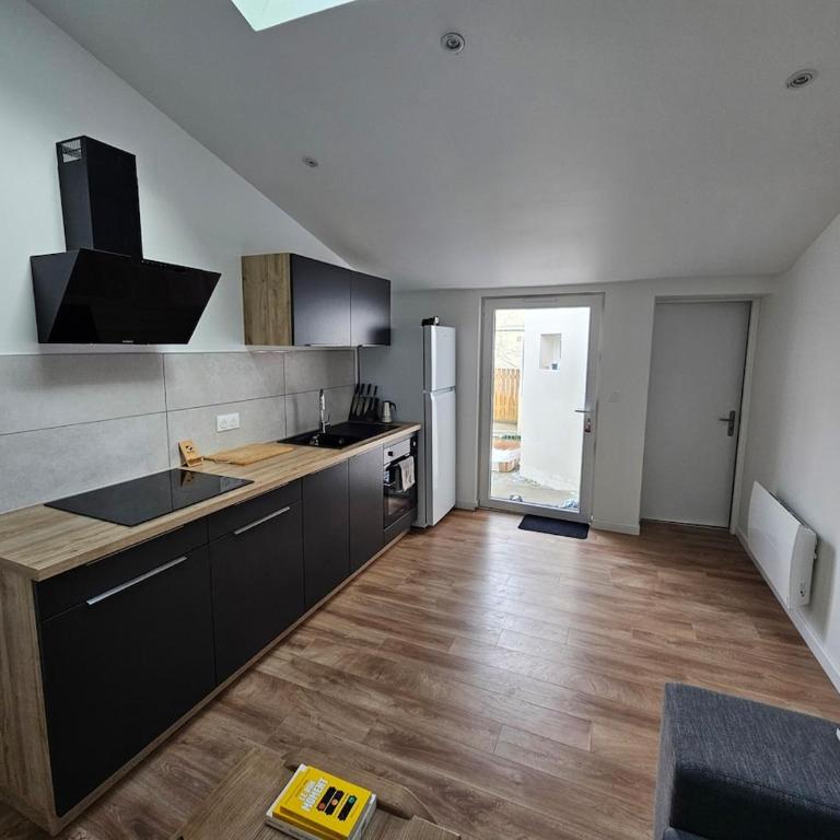 Accueillant T2 avec terrasse privée - Appartement 2 Chambres - 8