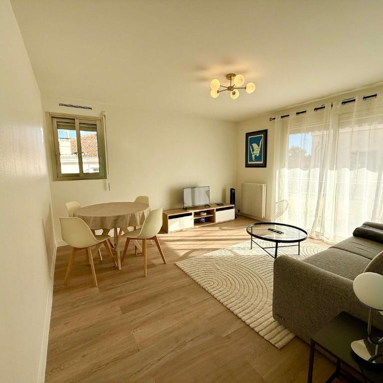 C018 - Lumineux Appartement - Proche plage - Apartment - 2