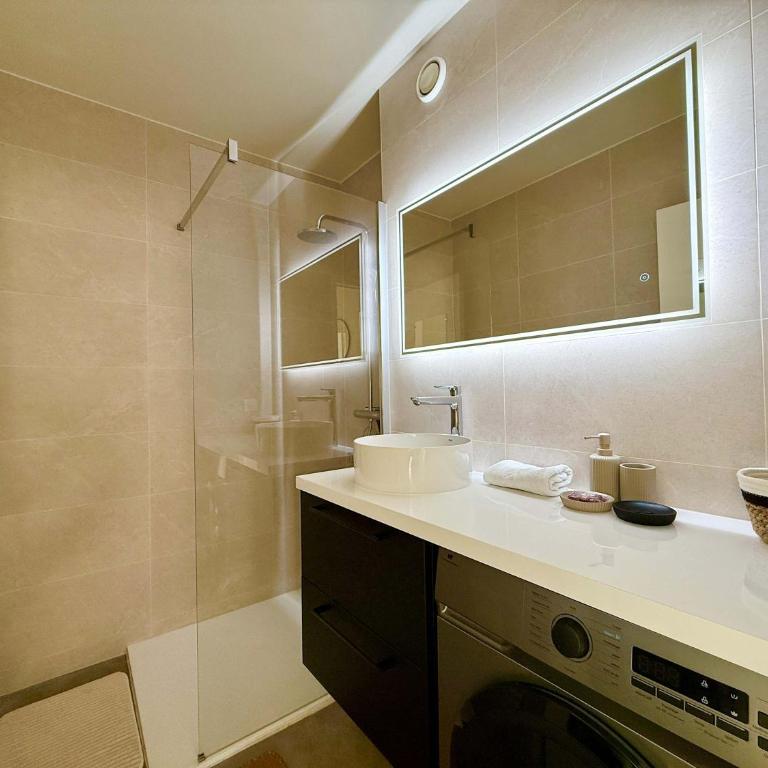 C018 - Lumineux Appartement - Proche plage - Apartment - 10