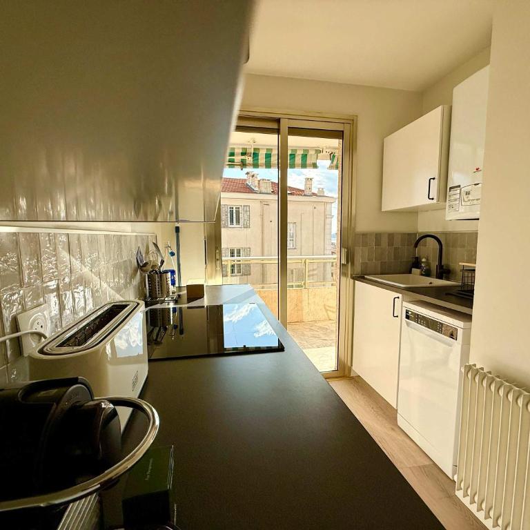 C018 - Lumineux Appartement - Proche plage - Apartment - 13