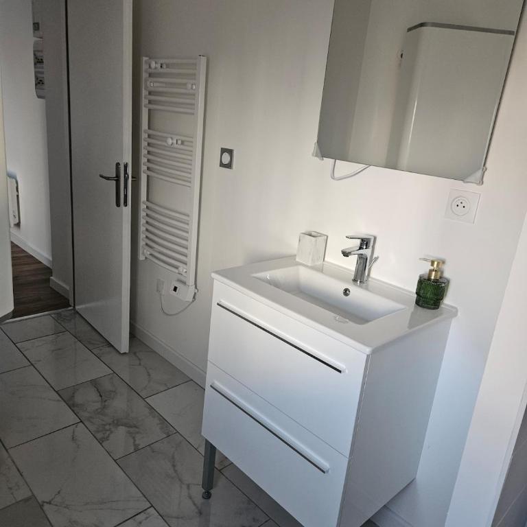 peaceful new home T2 - Appartamento con 1 Camera da Letto - 9