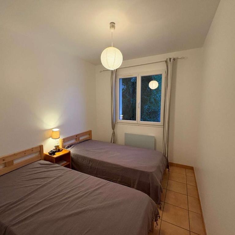 Villa ensoleillée avec terrasse près de la plage - FR-1-831-11 - Villa - 2