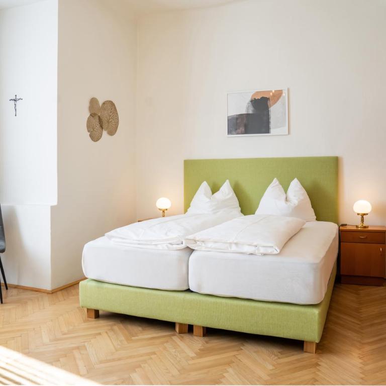 Johannes Schlössl - Gästehaus der Pallottiner am Mönchsberg - Doppelzimmer - 8