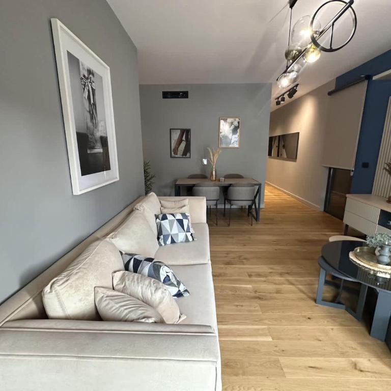 Elefante 6 Feel Tivat - Apartman sa 2 Spavaće Sobe i Balkonom - 8