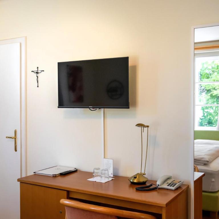 Johannes Schlössl - Gästehaus der Pallottiner am Mönchsberg - Doppelzimmer - 20