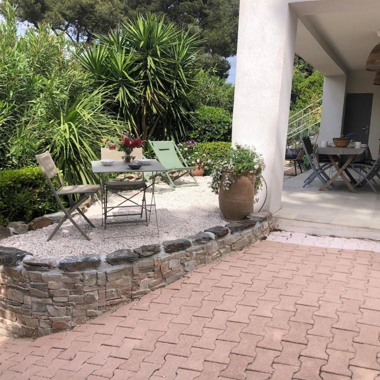 Joli F3 , 4 pers, villa Mahana , plein pied sur jardin , domaine privé criques et plages à pied - Apartment mit 2 Schlafzimmern - 1