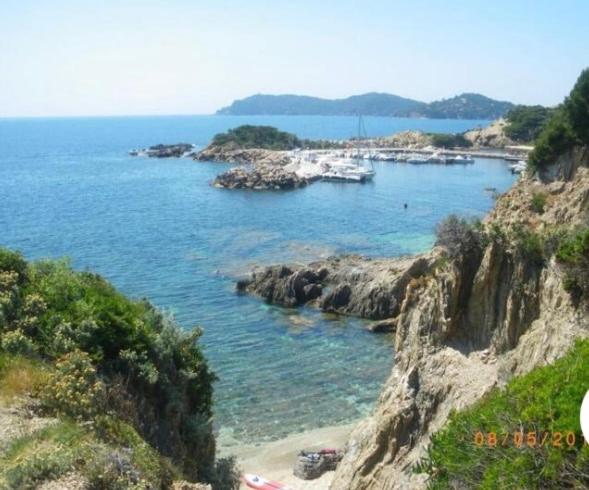 Joli F3 , 4 pers, villa Mahana , plein pied sur jardin , domaine privé criques et plages à pied - Apartment mit 2 Schlafzimmern - 34