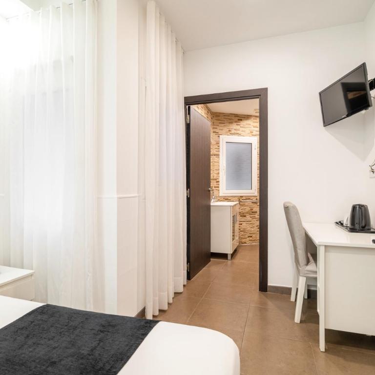 Laramond Barcelona Rooms - Economy Double Room - 4