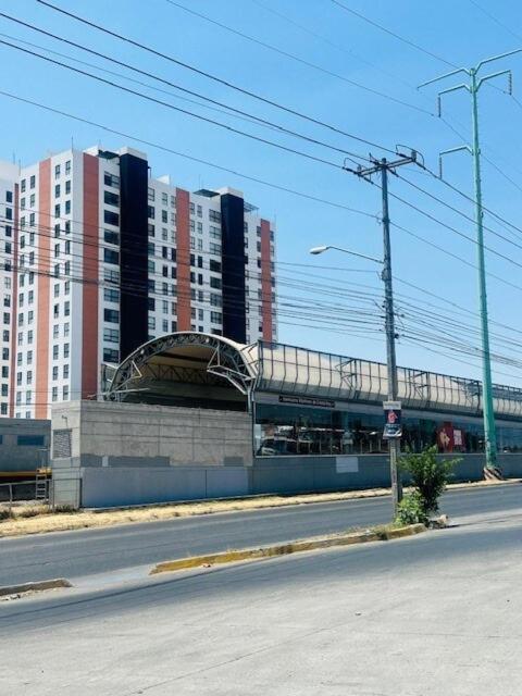Vista Vibes Modern Apt with Rooftop Pool in GDL - Three-Bedroom Apartment with View - 25