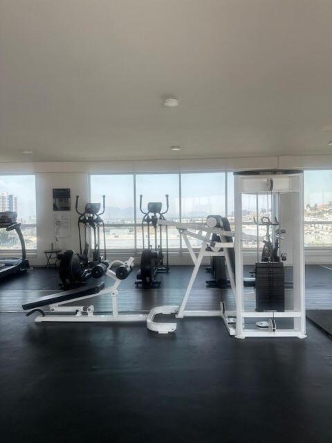 Vista Vibes Modern Apt with Rooftop Pool in GDL - Three-Bedroom Apartment with View - 28