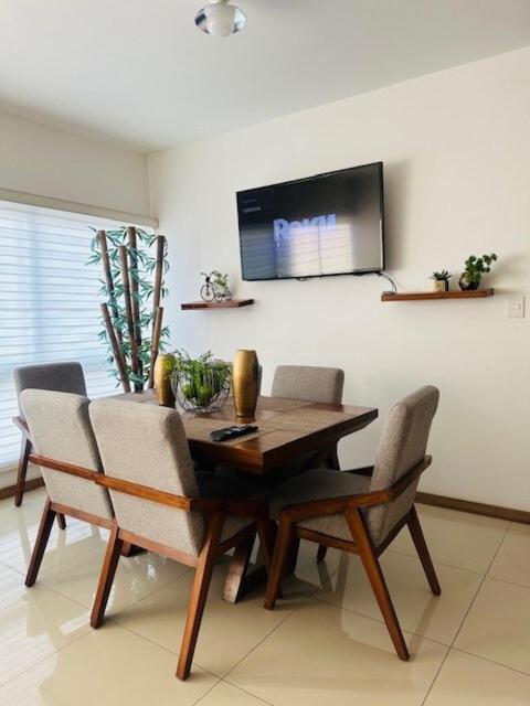 Vista Vibes Modern Apt with Rooftop Pool in GDL - Three-Bedroom Apartment with View - 41