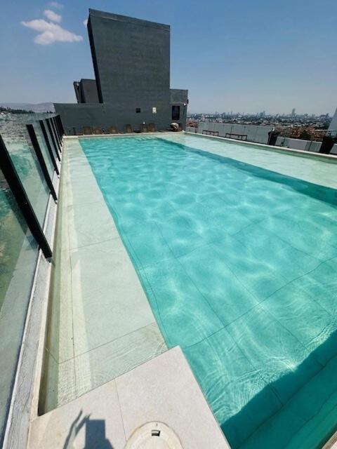Vista Vibes Modern Apt with Rooftop Pool in GDL - Three-Bedroom Apartment with View - 42