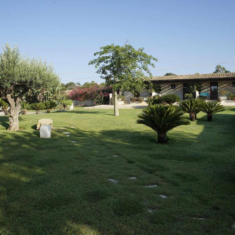 Torre Dantona Country Suites - Studio with Garden View - 8