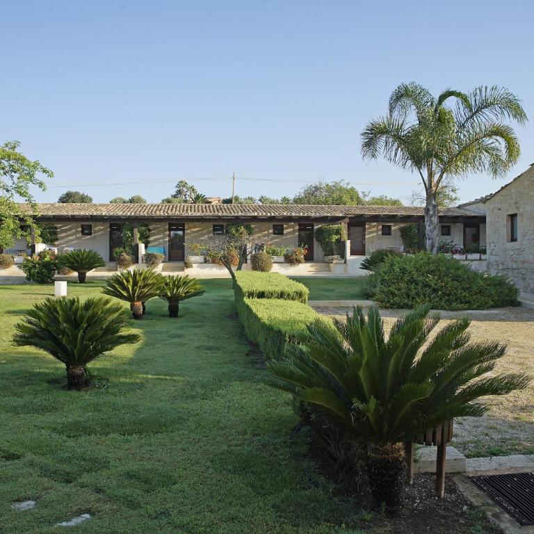 Torre Dantona Country Suites - Studio with Garden View - 10