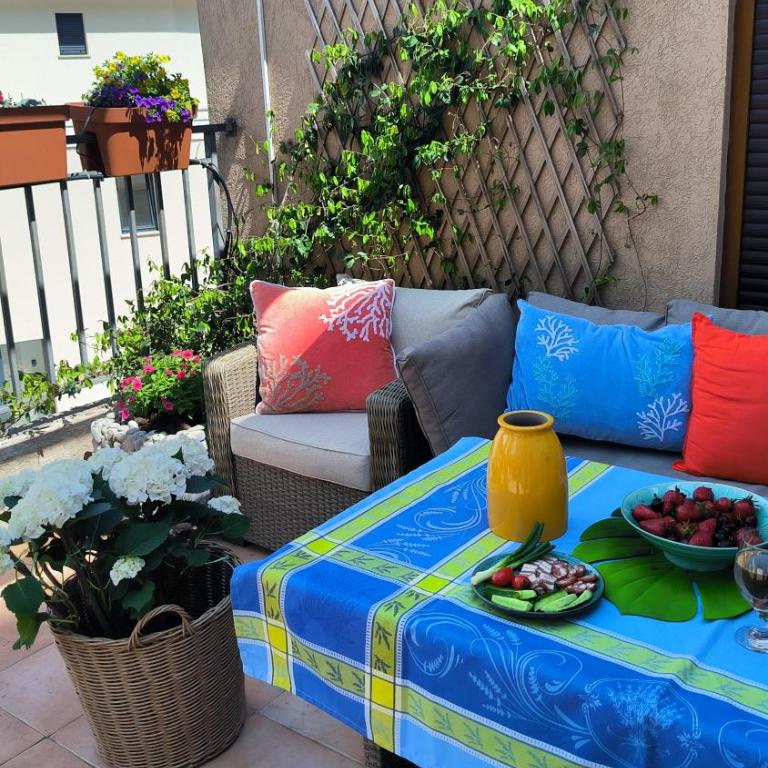 Center Blue & Green - Three-Bedroom Apartment - 26