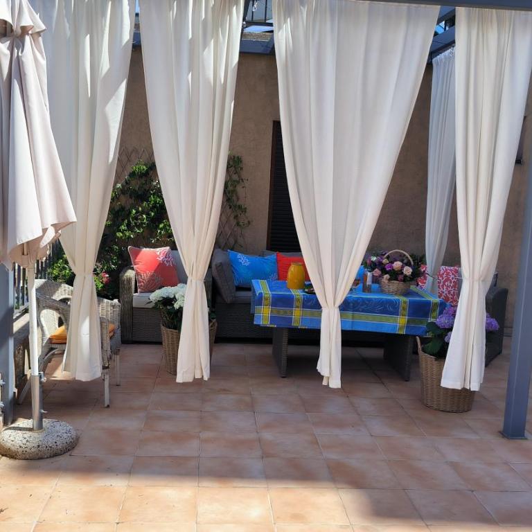 Center Blue & Green - Three-Bedroom Apartment - 10