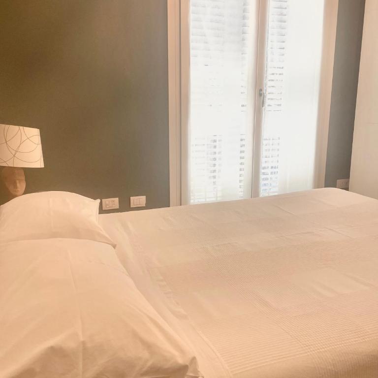 Abitare al 42 - Camera Matrimoniale con Bagno Privato Esterno - 6