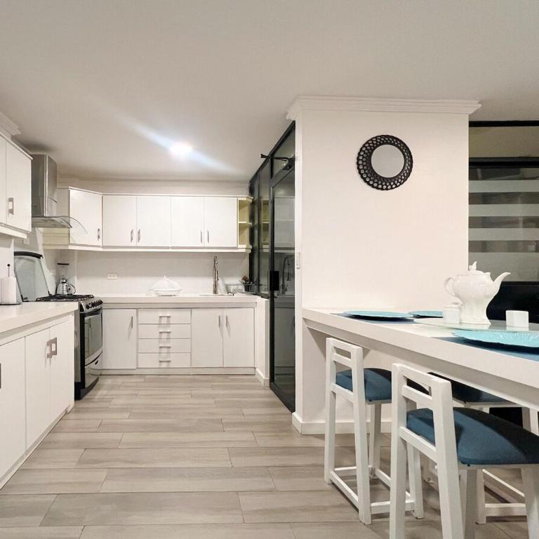 Sky Loft 3 cuadras a la UTPL 5min del centro - Three-Bedroom Apartment - 11
