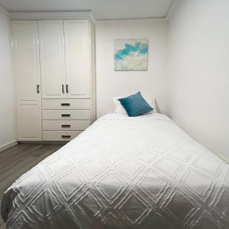 Sky Loft 3 cuadras a la UTPL 5min del centro - Three-Bedroom Apartment - 21